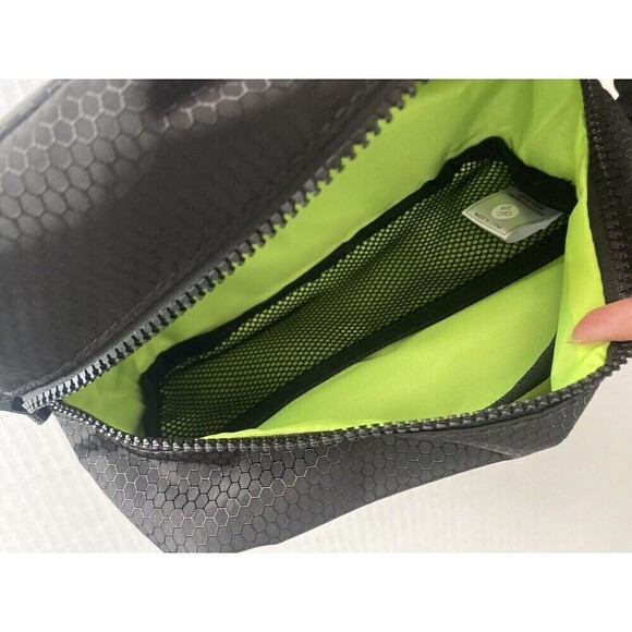 Adidas Team Toiletry Travel Kit Bag Black B172 uisex New with Tags 5143992 - Picture 16 of 16